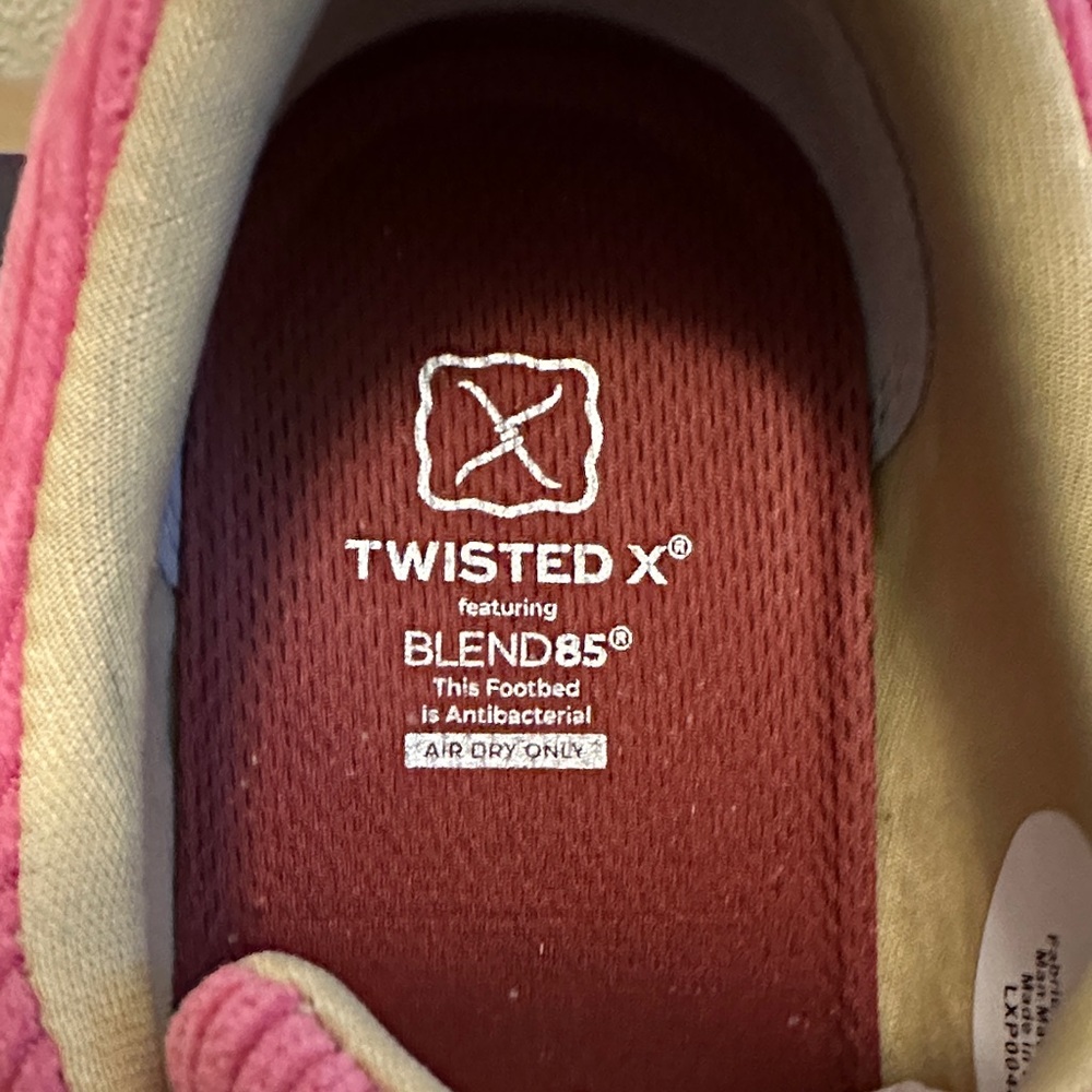 NWT Twisted X Vibrant Pink Corduroy Shoes - Picture 3 of 8